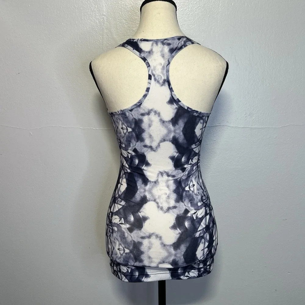 Lululemon Cool Racerback Tank Top Women's Sz 2‎ White Blue Tie Dye